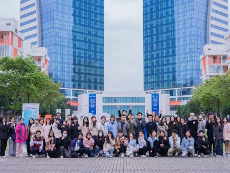 Hoạt động ''Thách thức việc giảm thiểu ô nhiễm nhựa mùa Giáng sinh''